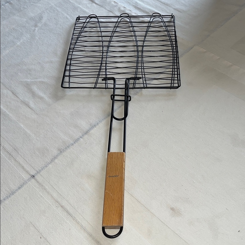 Outdoor BBQ Tool dining Grill Basket with Wooden Handle